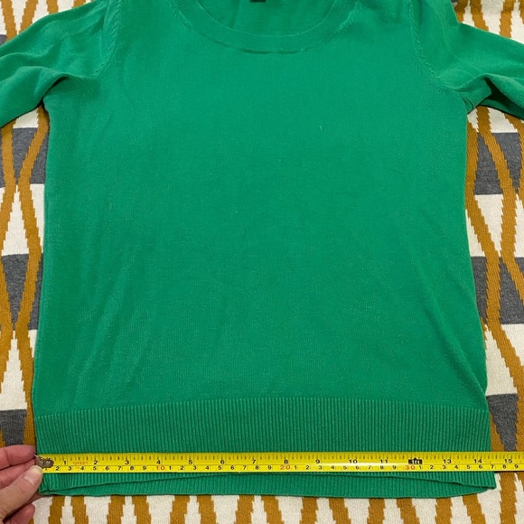 Banana republic emerald green crew neck sweater - Picture 6 of 8